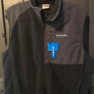 Columbia Granite Mountain FS Overlay Black and Gray Vest